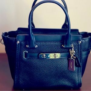 Original Coach woman’s handbag, blue & black color ,size 27 MX Swagger